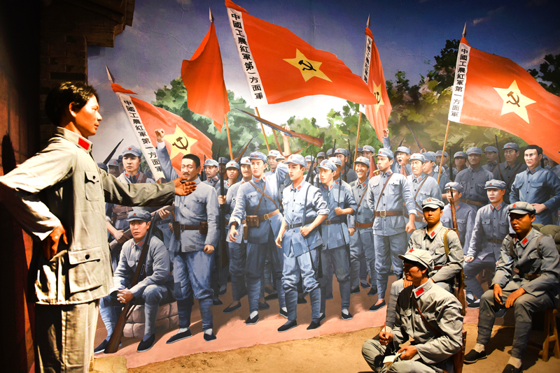 1626835812525496.jpg 场景还原:毛泽东在通渭县文庙街小学首次公开朗诵《七律•长征》1 (1).JPG